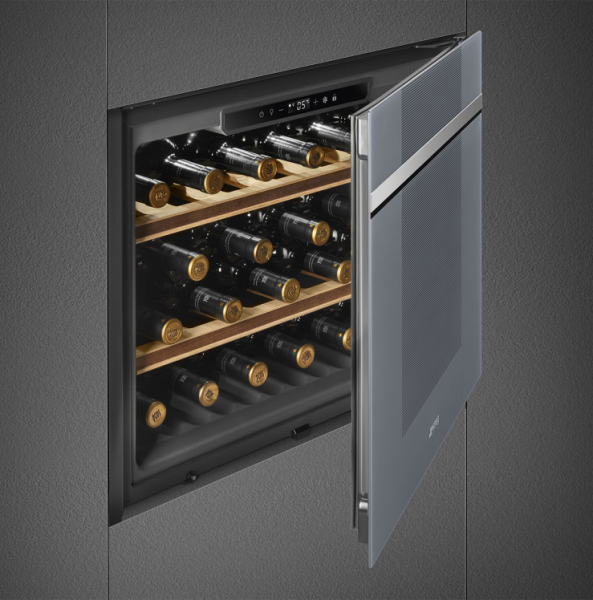 Монотемпературный винный шкаф Smeg CVI121S3