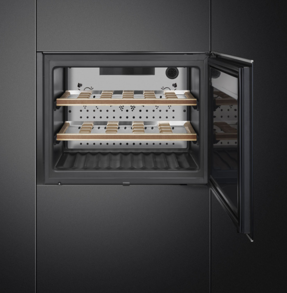 Монотемпературный винный шкаф Smeg CVI621RWNX3