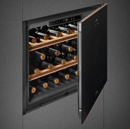 Монотемпературный винный шкаф Smeg CVI621NR3