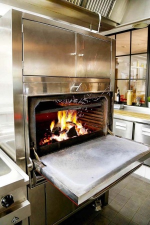 Печь на твердом топливе (хоспер) Mibrasa HMB 110 RED