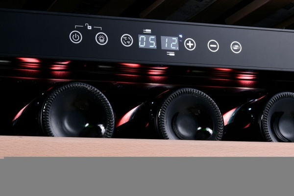 Двухзонный винный шкаф Temptech OBIU 60 DW